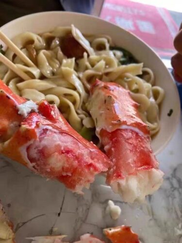 Click to view full screen Super Colossal Red King Crab Legs photo review